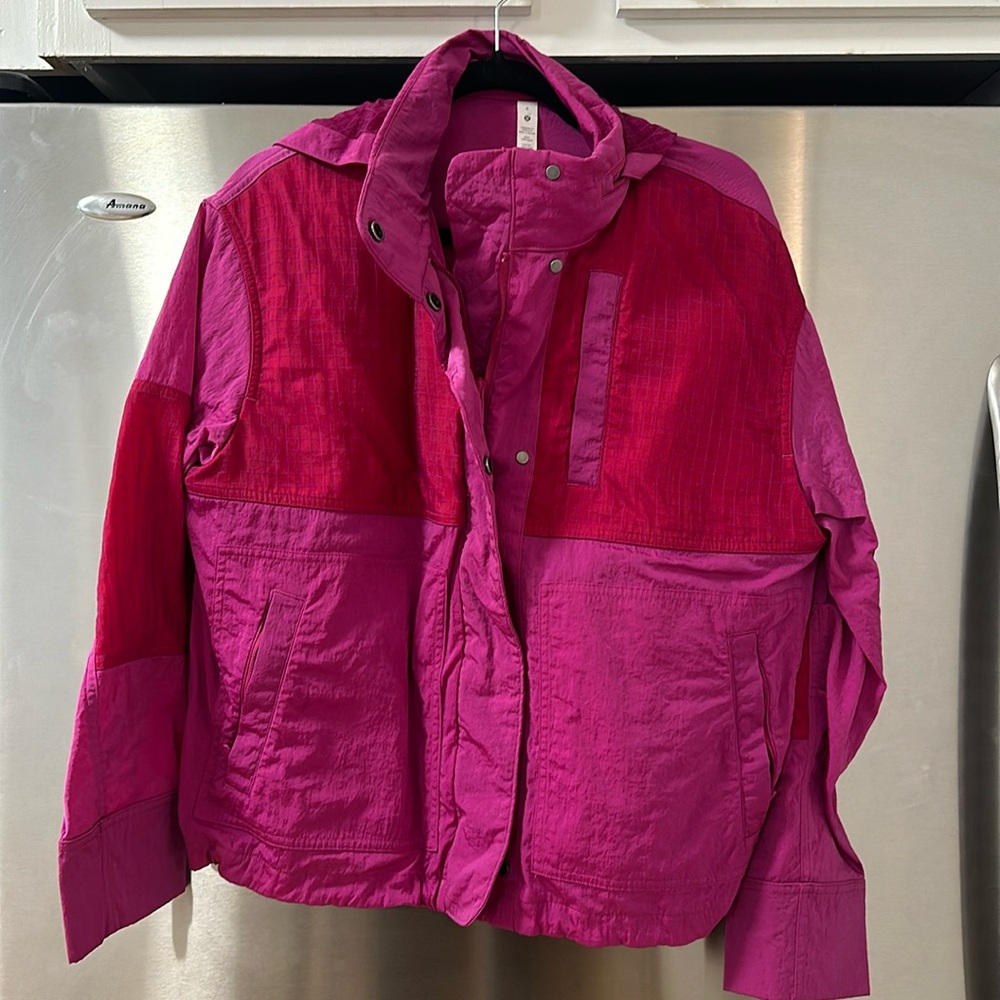Lululemon windbreaker